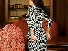 Beauté effectue striptease sexy